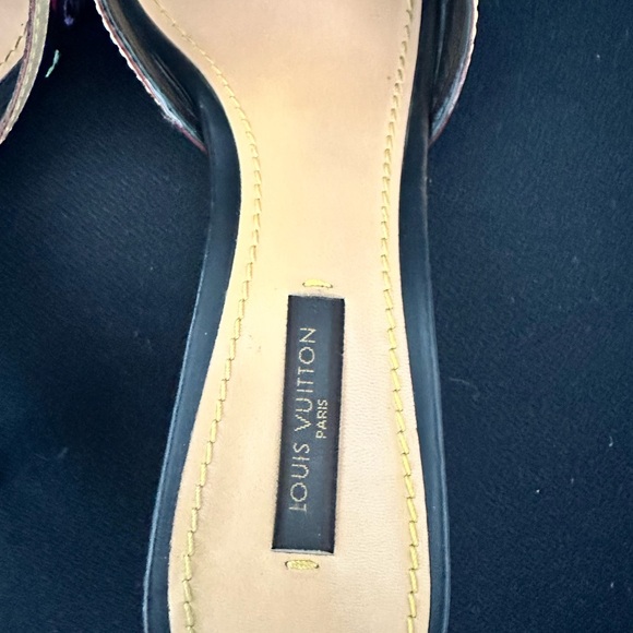 LV sandals in very good condition size 36 - Picture 4 of 16
